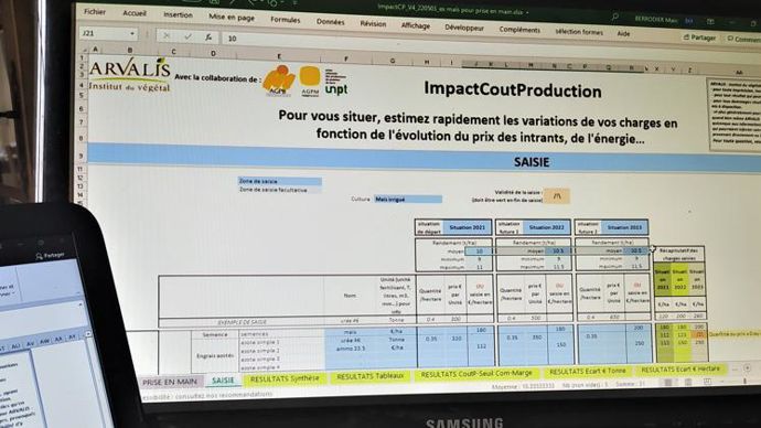 Avec l’outil en ligne ImpactCoutProduciton d’Arvalis, l’agriculteur peut réaliser en même temps trois simulations, en faisant varier les charges et le rendement. © B. CAILLIEZ